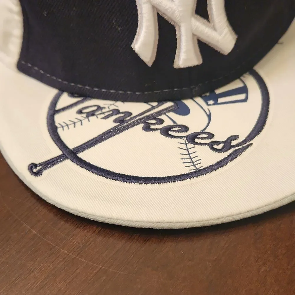 MLB New York Yankees White & Black 59Fifty Baseball Hat Cap